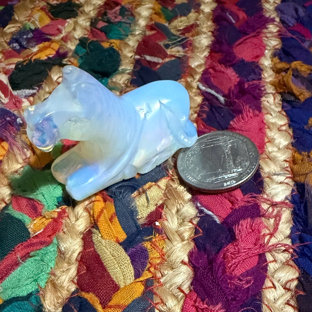 Mini MOONSTONE Crystal horse - Picture 3 of 5